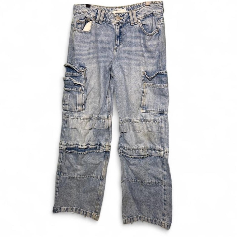Garage size 28" or size 7 blue denim cargo jeans with pockets
